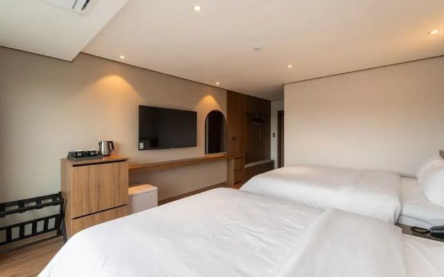 Wavejeju Hotel & Resort
