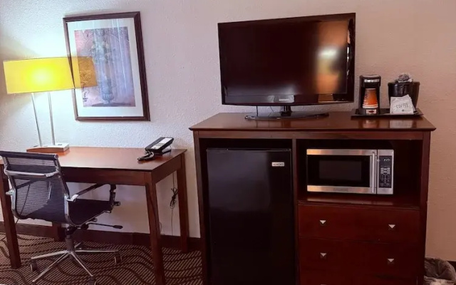 Mountain Valley Inn & Suites