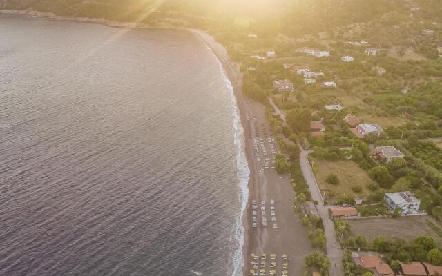 Karia Apart