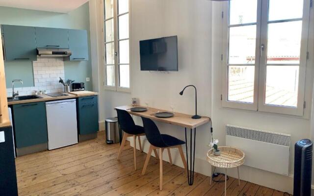 LE DUMON 4 - Studio NEUF LUMINEUX CALME - WiFi - GARE 200m