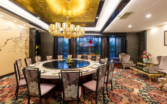 Park Lane Hotel