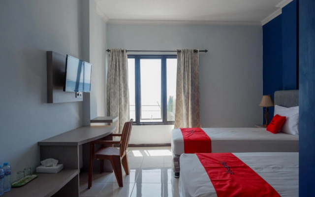 RedDoorz Plus Syariah @ Hotel Boulevard Luwuk