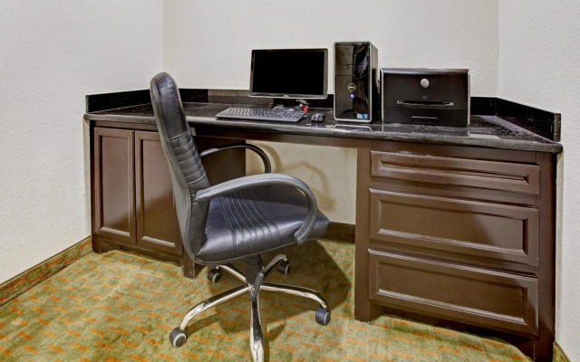 Scottish Inn and Suites La Porte