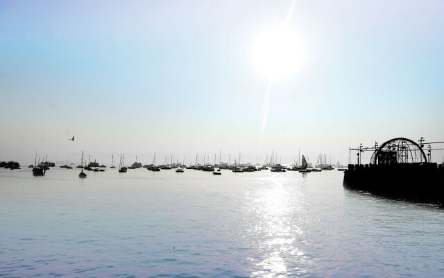 Hotel Harbour View