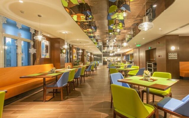 Hampton by Hilton Wuhan HUST
