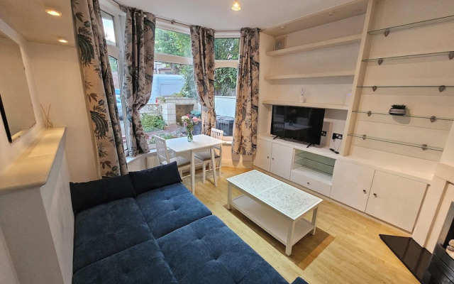 Cosy & Quiet Apartment in London