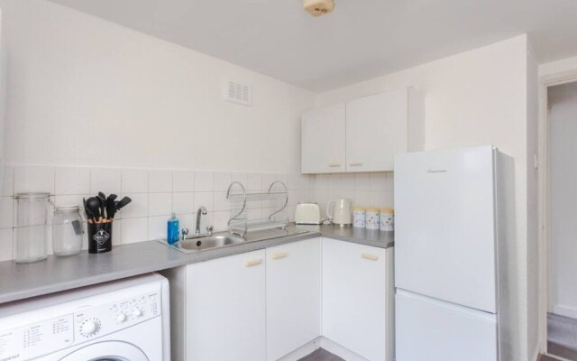 Quiet 2 Bedroom Flat in Peckham Rye