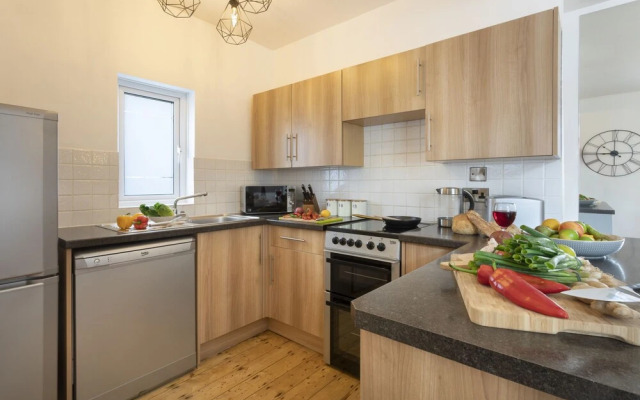 Ellerthwaite Place Getaway with Hot Tub