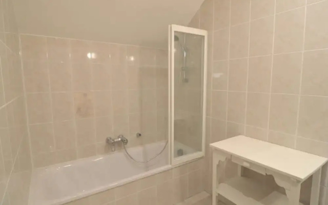 Spacious Villa in Gesves With Swimming Pool