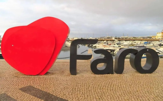 Ria Center Apartment - Left