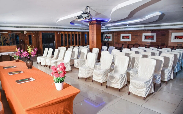 FabHotel RR Grand Daba Garden