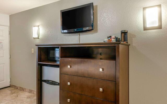 Quality Inn and Conference Center Tampa-Brandon