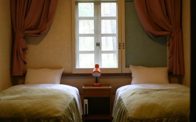 Pension Maple Leaf – Guest Rooms – Azumino