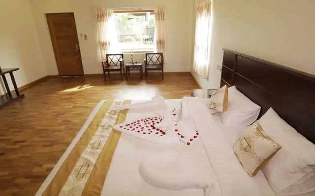 Famous Hotel Bagan 2