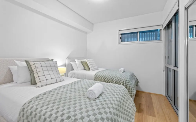 Modern Southbank Parklands Apartment Retreat – Guest Rooms – Brisbane