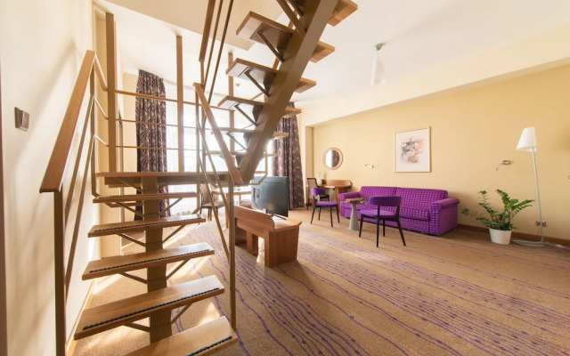 Crown Palace Apartments by Adrez