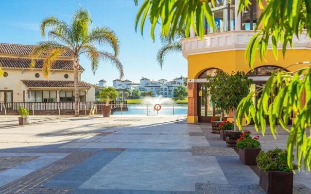 Apartment Near the Pool - MO4011LT