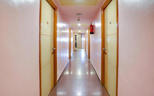 OYO 48723 Shanthaa Residency Lodge