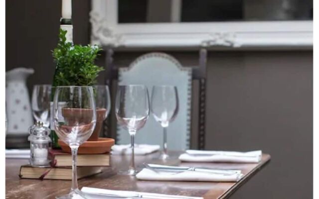 The Lion Hotel - Pub & Restaurant