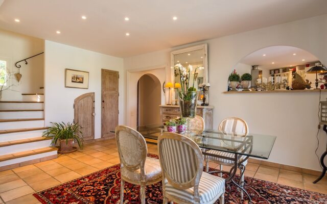 Luxurious Villa With Internet and Private Swimming Pool, Near Grasse