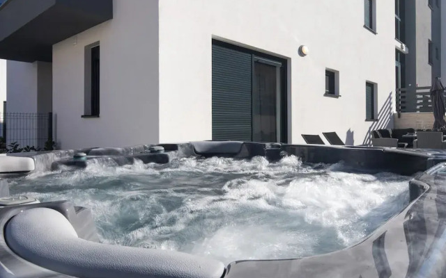 LuxArt City SPA Residence Krk