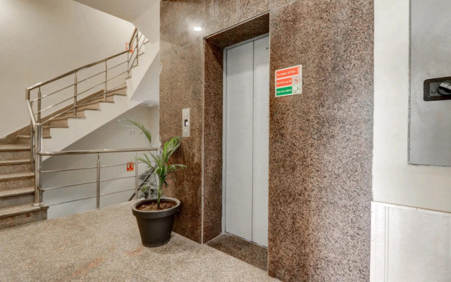 Hotel Sapphire by OYO Rooms