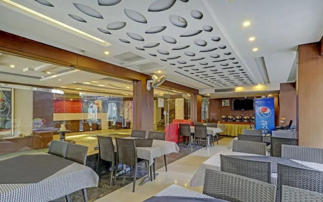 Treebo Trend Loharkar's Family Hotel