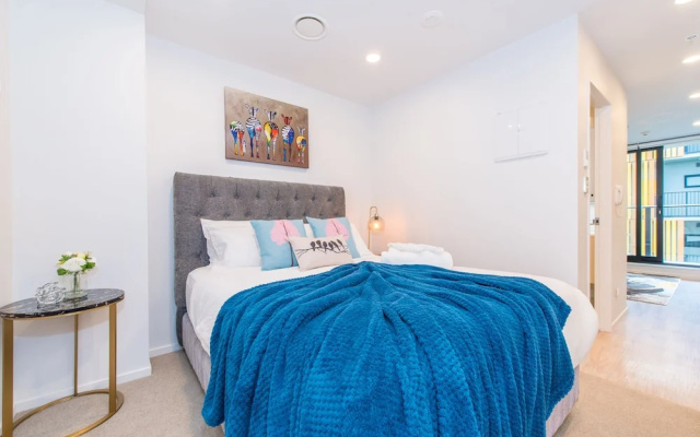 Ehome - Brand New Designed & Stunning Apartment In CBD – Guest Rooms – Auckland