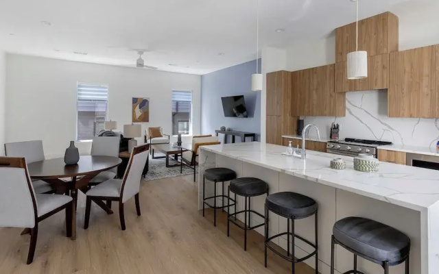 Landing Apartments - Downtown Dallas