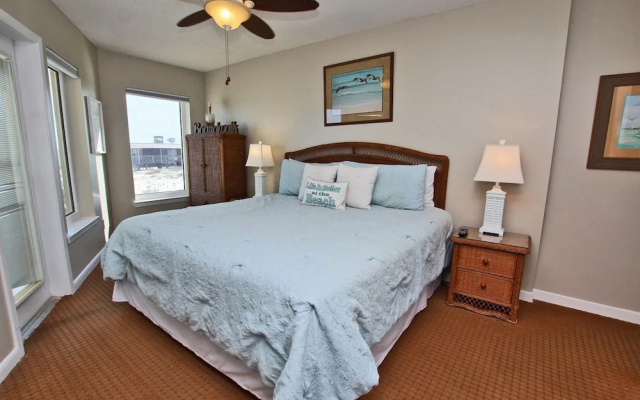 Boardwalk 183 by Youngs Suncoast