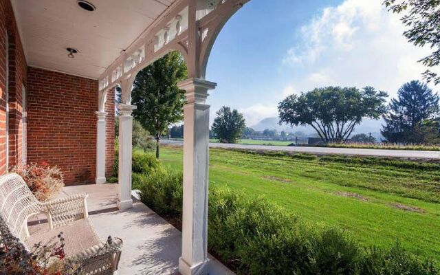 Village House Inn Vacation Rental