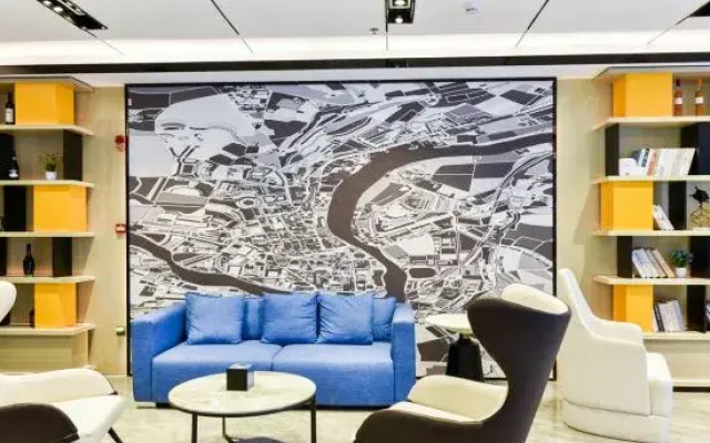 Yishang Hotel (Haiya Binfencheng Lingzhi Subway Station)