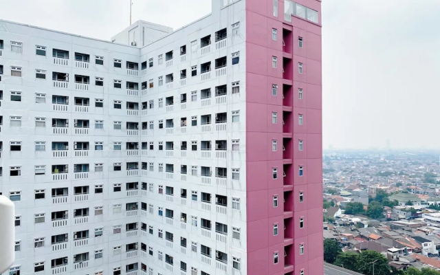 Comfort Designed 2Br Green Pramuka City Apartment
