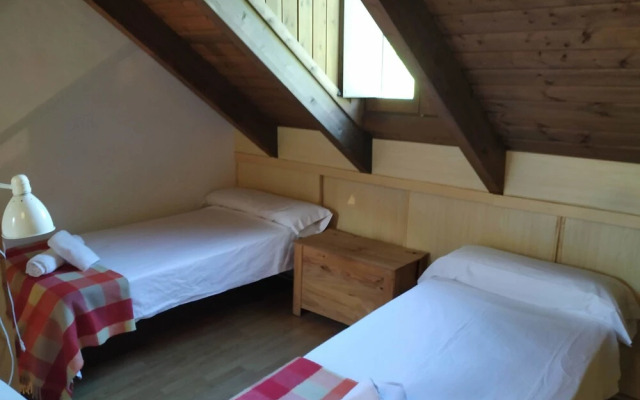 Chalet centro de escarrilla casa 7