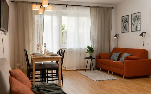 Fresh Apartment with Terrace + Free Parking
