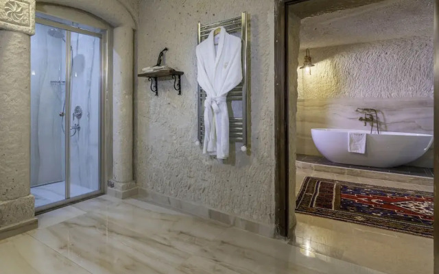 Helen Cave Suites