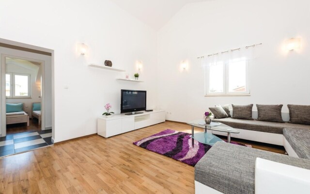 Amazing Home in Vodice With Wifi, 3 Bedrooms and Sauna