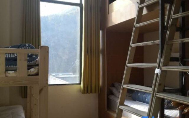 Wanan Hostel (Daocheng Yading)