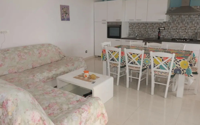 Spacious Holiday Home With Terrace & Great Sea View