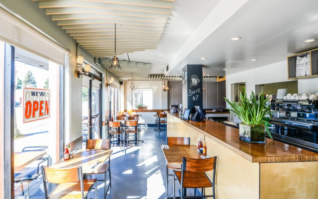 Travelodge by Wyndham Culver City