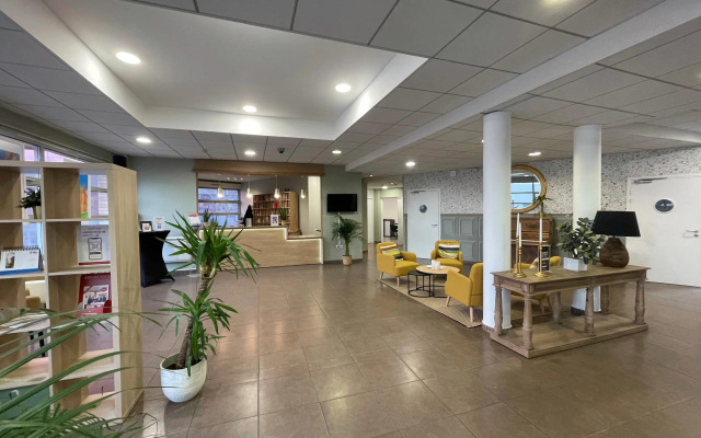 Quality Suites Valenciennes