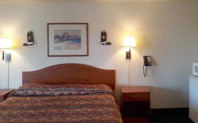 Budget Host Inn Tombstone