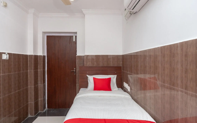 Capital O 27775 Hotel Srinivasa Residency