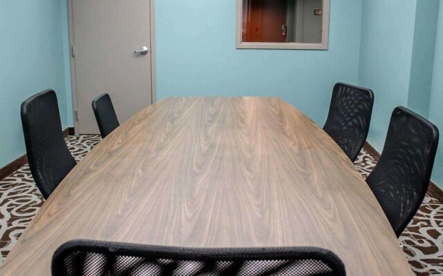 Copley Inn & Suites By OYO Akron OH