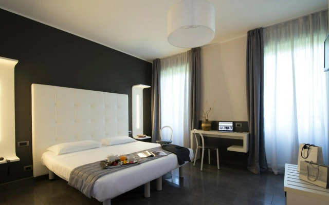 Collection O The Bangkok Airport Link Suite