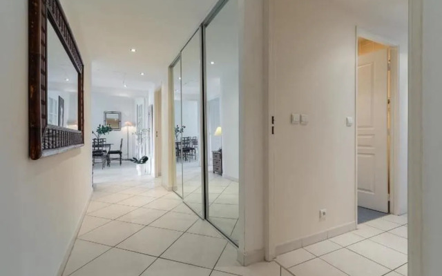 Spacious 3BR central - 6 pax - 2 mn from Croisette