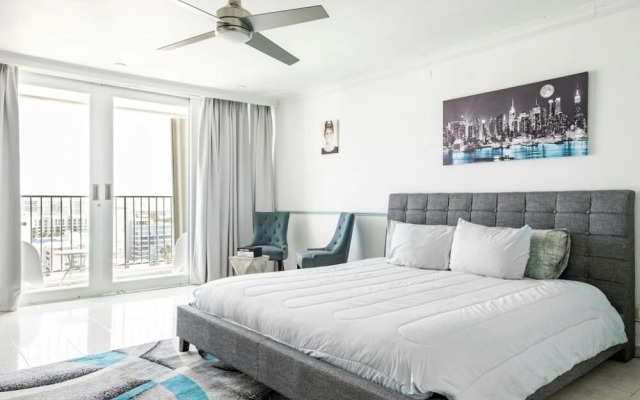 Stylish Suite With Ocean Views