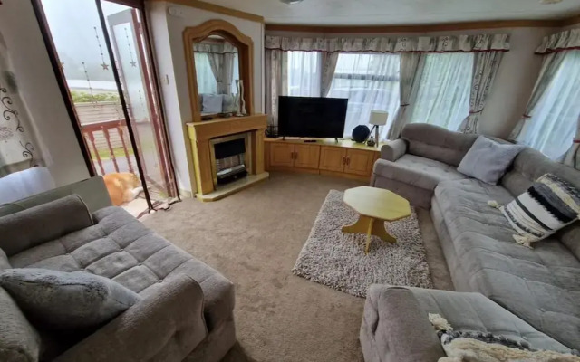 2 Bed Caravan With Aberystwyth Town Viev