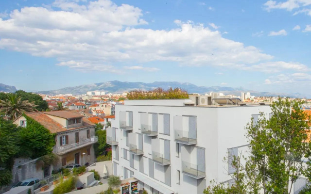 Prime Location Penthouse apt with a large terrace