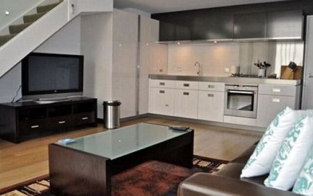 Astra Apartments - St Kilda Rd